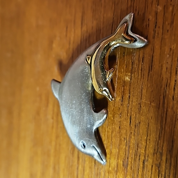 Smiling mama and Baby Dolphin - Picture 1 of 5